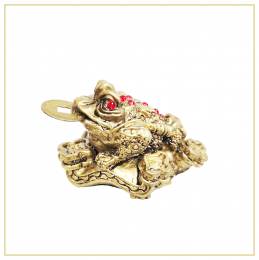 Feng Shui Βάτραχος Πλούτου- Ευημερίας με τρία πόδια- μεταλλικό κέρμα και κόκκινα πετράδια -4 εκ